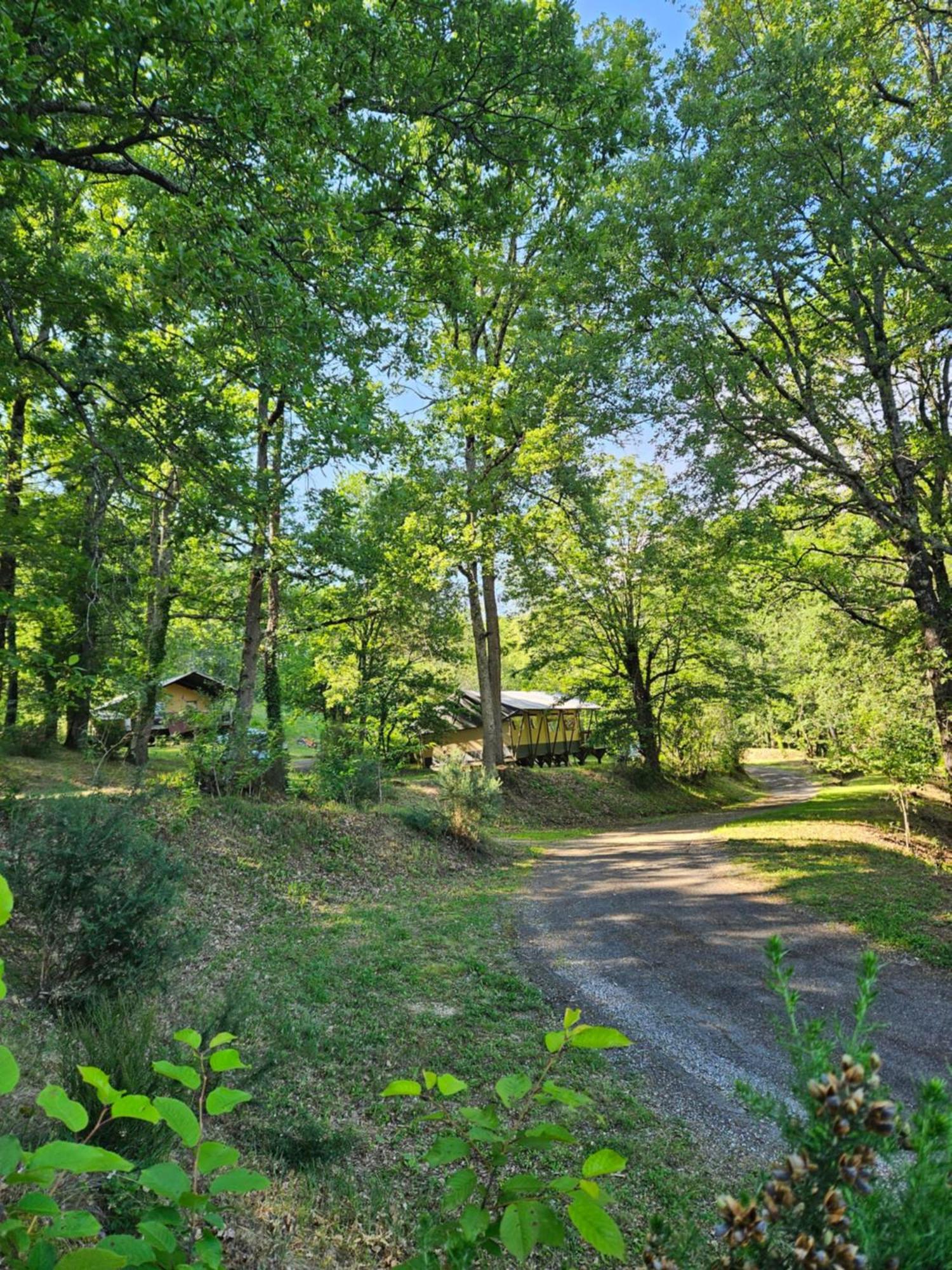 Camping La Serre Aigues-Vives  Zewnętrze zdjęcie