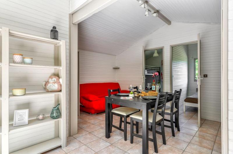Camping La Serre Aigues-Vives  Zewnętrze zdjęcie