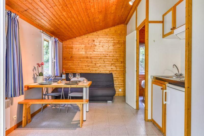 Camping La Serre Aigues-Vives  Zewnętrze zdjęcie